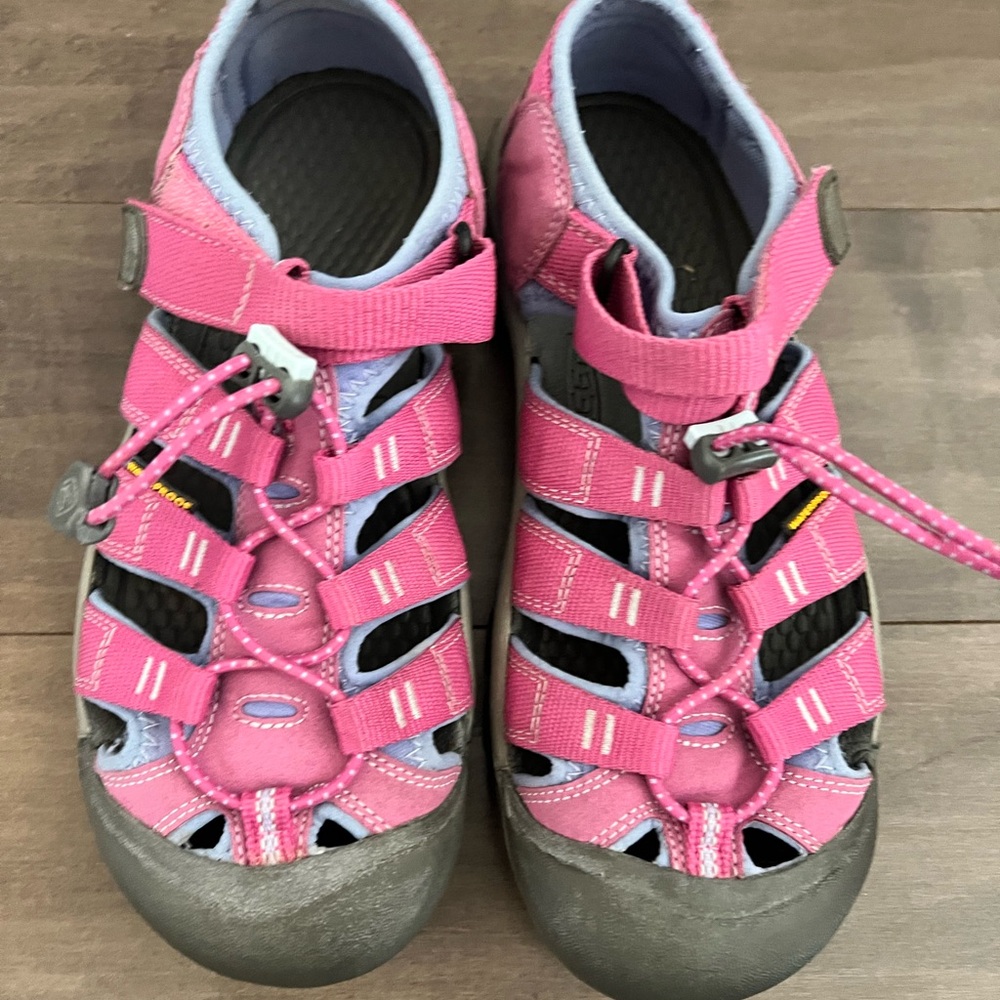 Girls Keen Newport Waterproof hybrid sandals size 5 shoes